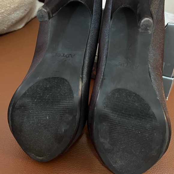 Fabulous Dressy Peep Toe Heels - Picture 4 of 7